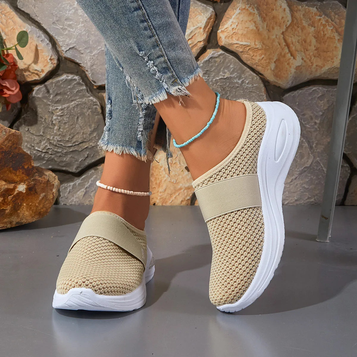Lightweight Women's Mesh Slip On Shoes For Comfortable Casual Walking