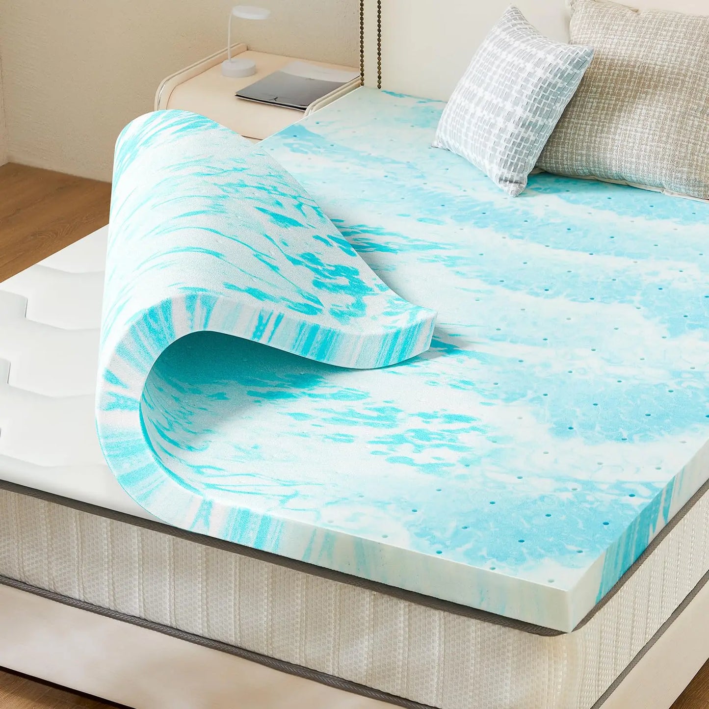 JHK Gel Memory Foam Mattress Topper Soft And Breathable Cooling